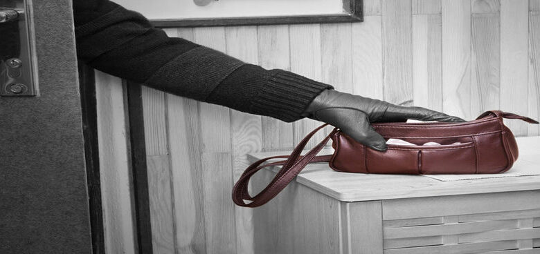 КРАЖА ЧУЖОГО ИМУЩЕСТВА — ПРЕСТУПЛЕНИЕ